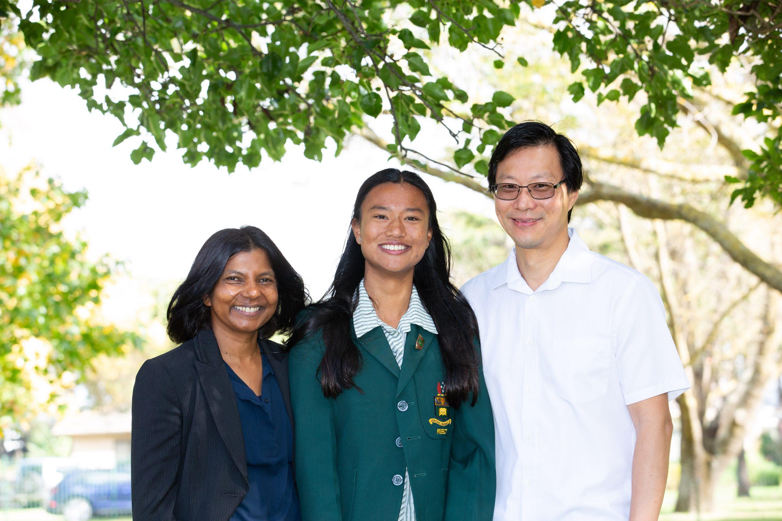 Gippsland Grammar’s 2022 DUX is Sarah Husodo with an ATAR of 98.55. Sarah is pictured with her parents Jemima and Oscar.